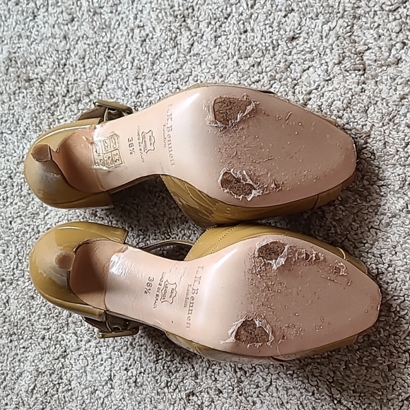 L.K.Bennett 'Sliver' Taupe Patent Sandals ASO Kate Middleton - Picture 9 of 15